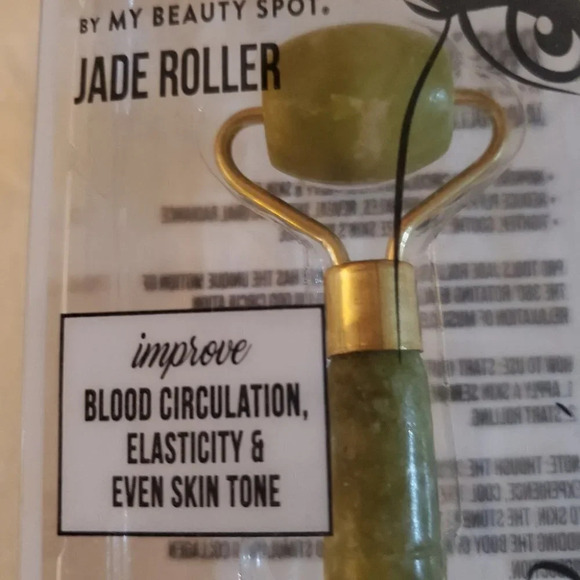 Authenic Jade Face Rollar for Tightening Skin - Picture 3 of 7